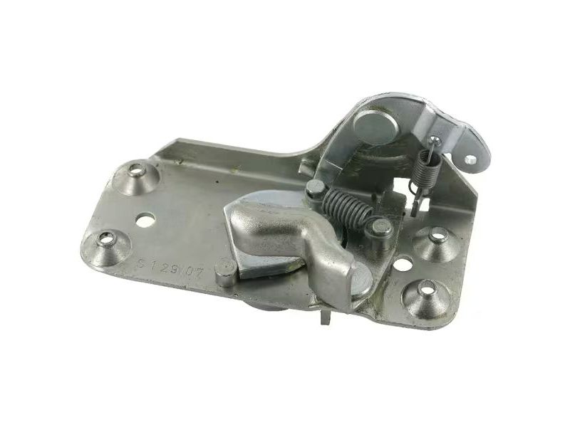 ZAMEK DRZWI PRAWYCH ZETOR 70117720