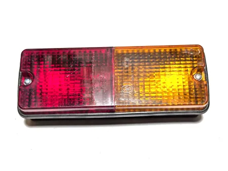 LAMPA TYLNA LEWA PRAWA ZETOR 67115712