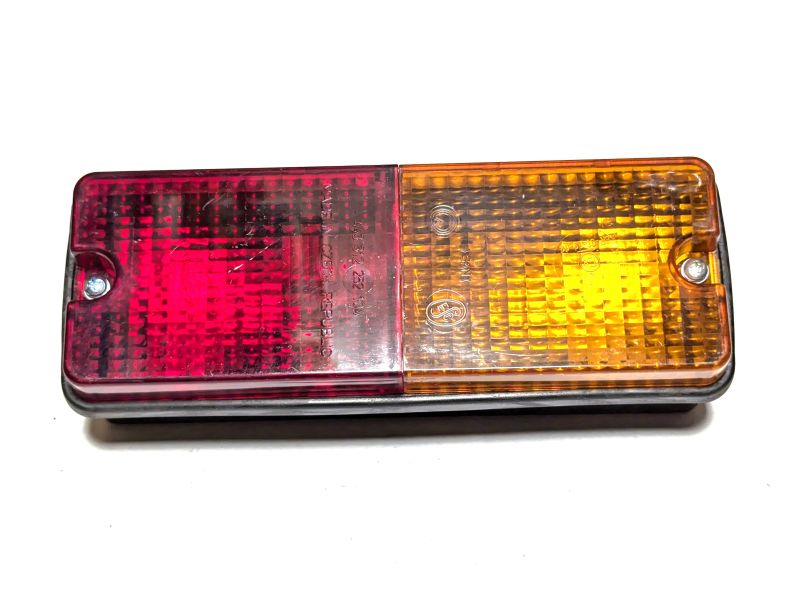 LAMPA TYLNA LEWA PRAWA ZETOR 67115712