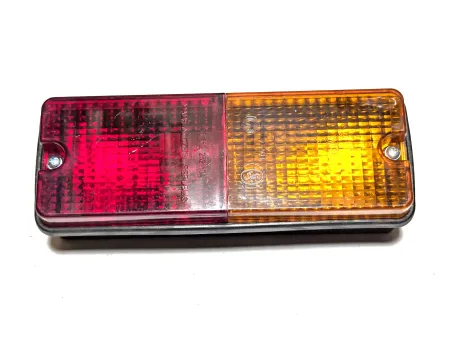 LAMPA TYLNA LEWA ZETOR 67115712 