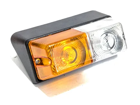 LAMPA PRZEDNIA/TYLNA KIERUNKOWSKAZ METALOWA T25 WLADIMIREC 